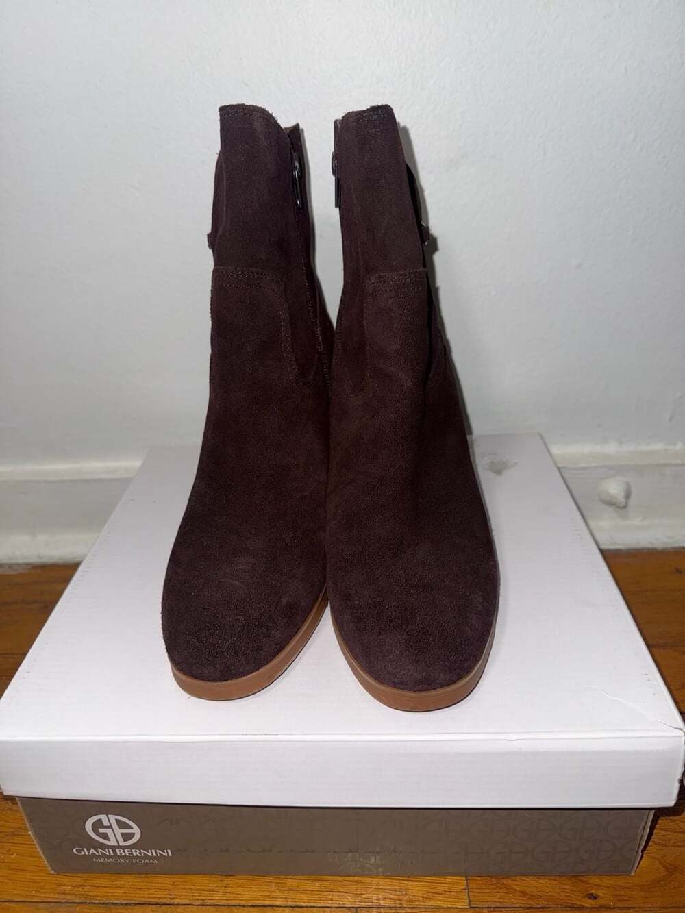 Giani Bernini Olaa Booties Size 8M Brown Suede Memory Foam Ankle Boots